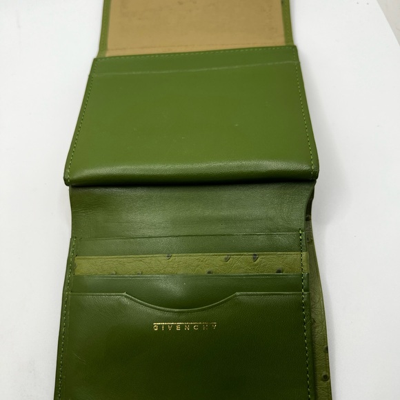 GUC Givenchy Vintage Green Ostrich Leather Compact Leather - Picture 6 of 9